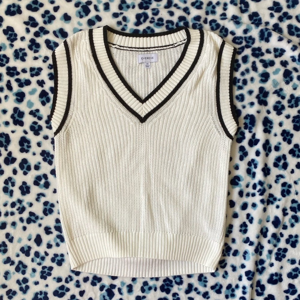 EVEREVE sweater vest 🖤🤍